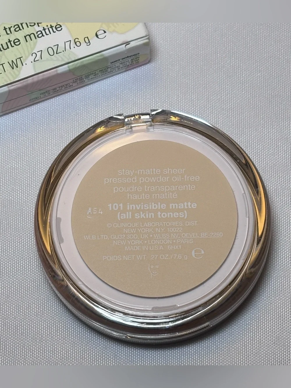 Clinique Stay Matte Sheer Pressed Powder 101 Invisible Matte (all skin tones)